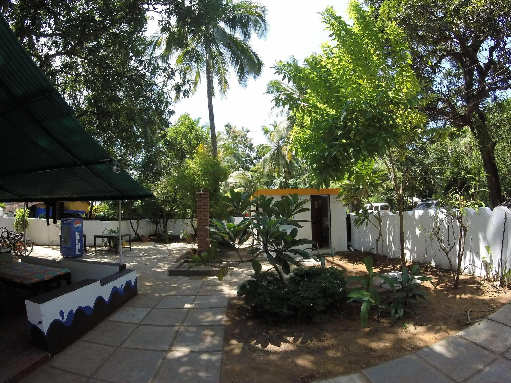 Ostello Backpacker Panda Goa Calangute Esterno foto